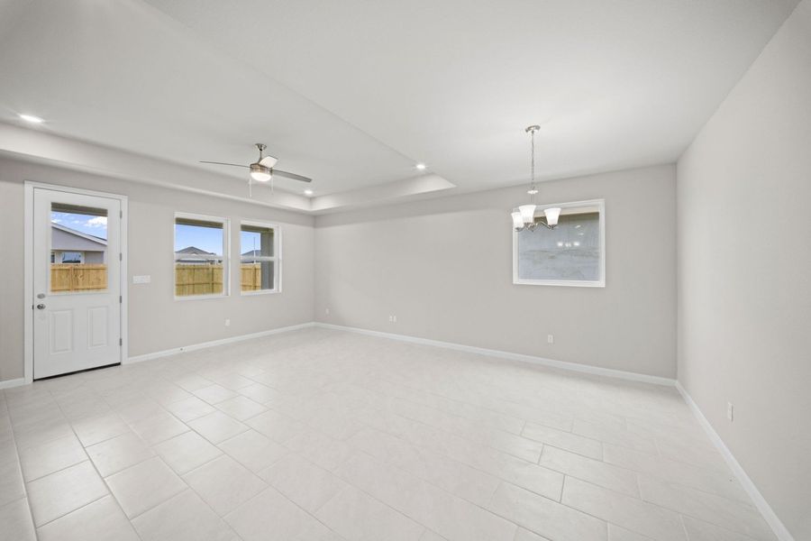 Spacious, unfurnished interior of a new home in Monte Cielo, Weslaco (Image 12).