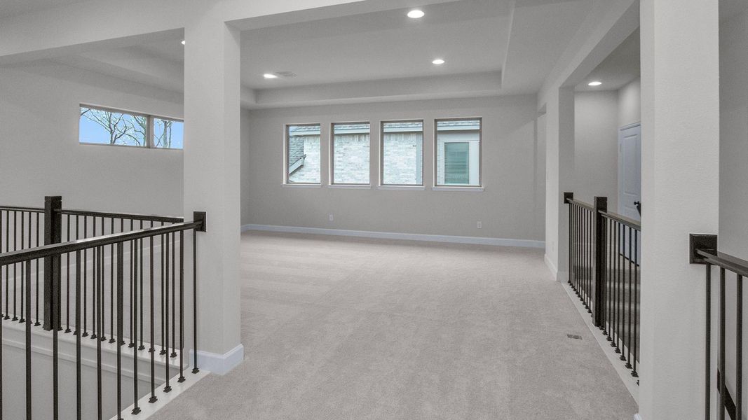 Spacious, unfurnished interior of a new home in Riceland, Mont Belvieu (Image 11).