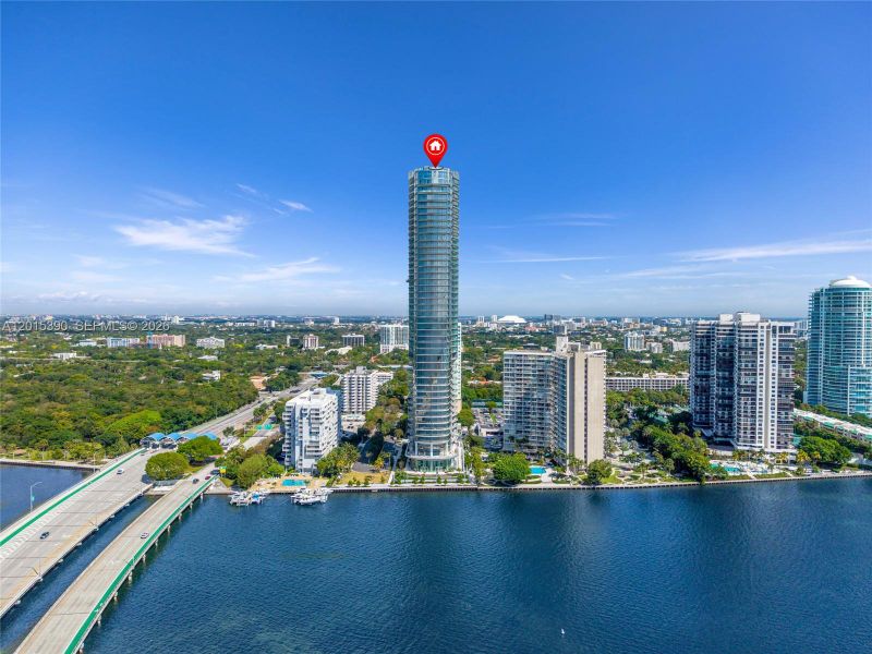 Condo located in Miami, FL showcasing its design and architecture (Image 61).