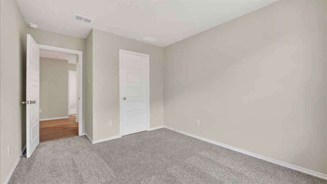 Spacious, unfurnished interior of a new home in , Hillsboro (Image 25).