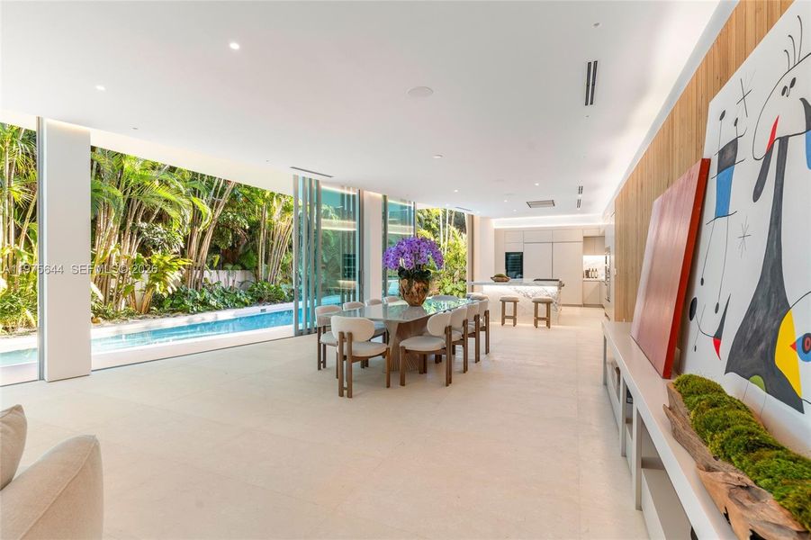 Community amenities in , Miami (Image 55).