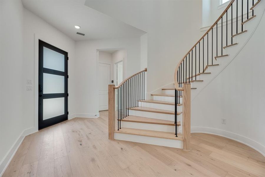 Spacious, unfurnished interior of a new home in Hillside Village, Celina (Image 15).