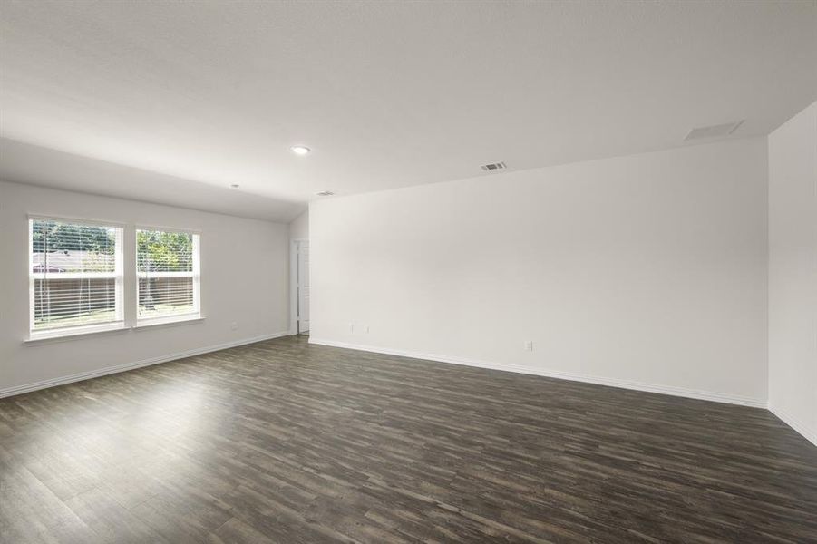 433 Rose- Living Room-3