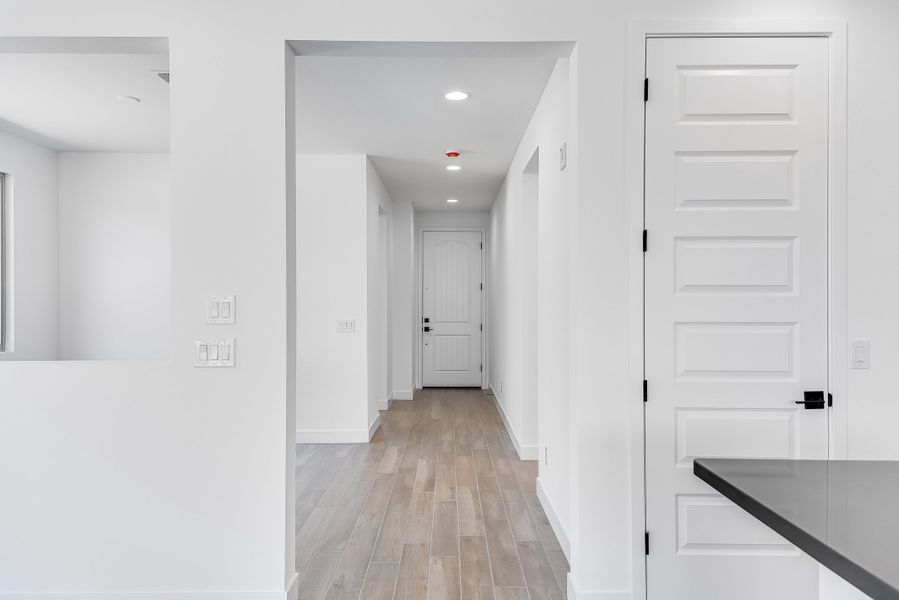 Spacious, unfurnished interior of a new home in Estrella, Goodyear (Image 24).