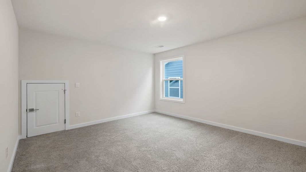 Spacious, unfurnished interior of a new home in Cottonwood Ridge, Piedmont (Image 23). Spacious, unfurnished interior of a new home in Cottonwood Ridge, Piedmont (Image 23).