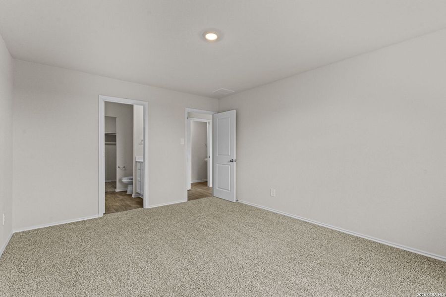 Spacious, unfurnished interior of a new home in Swenson Heights, Seguin (Image 33).