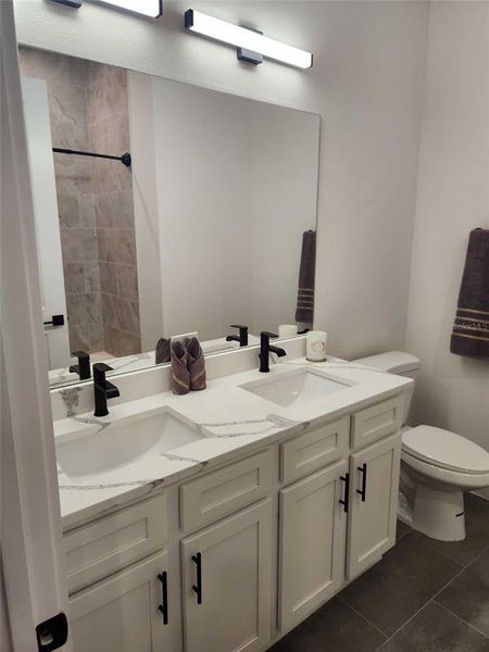 Furnished interior view inside a new home in , Spring Hill (Image 10).