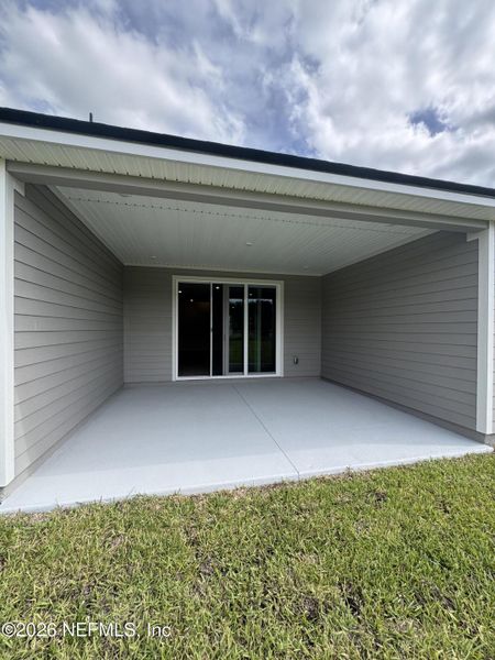 Exterior details and patio area of a home in Hyland Trail, Green Cove Springs (Image 23).