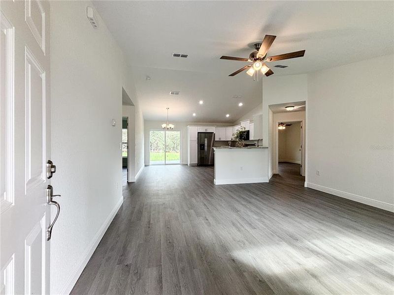 Spacious, unfurnished interior of a new home in , Dunnellon (Image 74). Spacious, unfurnished interior of a new home in , Dunnellon (Image 74).