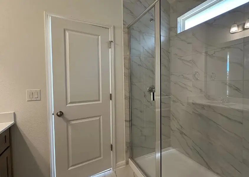 Image 15 of a home in Porter Country.