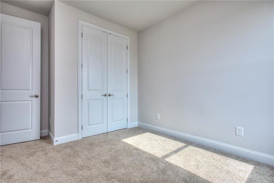 Spacious, unfurnished interior of a new home in , Homer (Image 24).