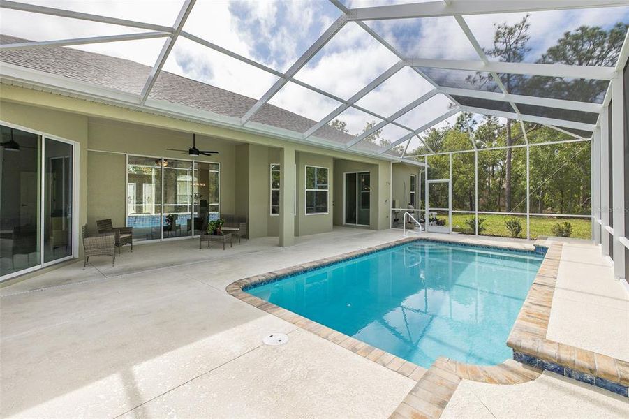 Exterior details and patio area of a home in , Homosassa (Image 26).