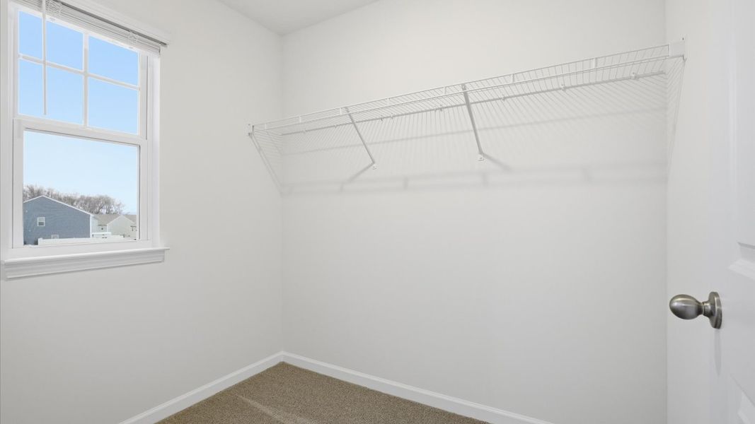Spacious, unfurnished interior of a new home in Cherokee Crossing, Kodak (Image 18).