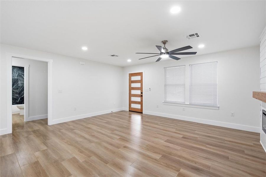 Spacious, unfurnished interior of a new home in , Waco (Image 8).