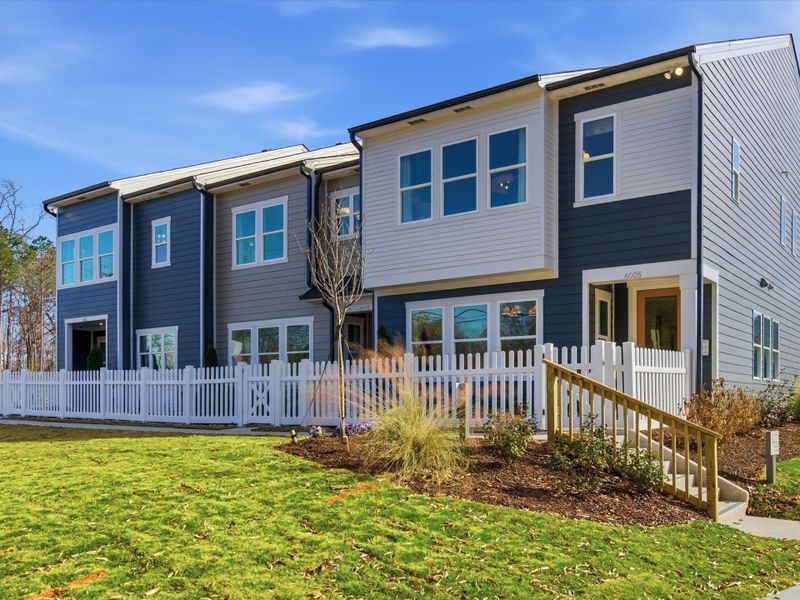 Representative exterior details of a home built from the Avett by Tri Pointe Homes in Ellis Townes, Charlotte (Image 30).
