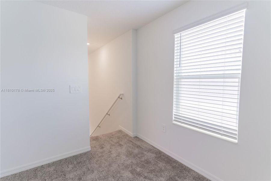 Spacious, unfurnished interior of a new home in Inman Groves, Winter Haven (Image 21). Spacious, unfurnished interior of a new home in Inman Groves, Winter Haven (Image 21).