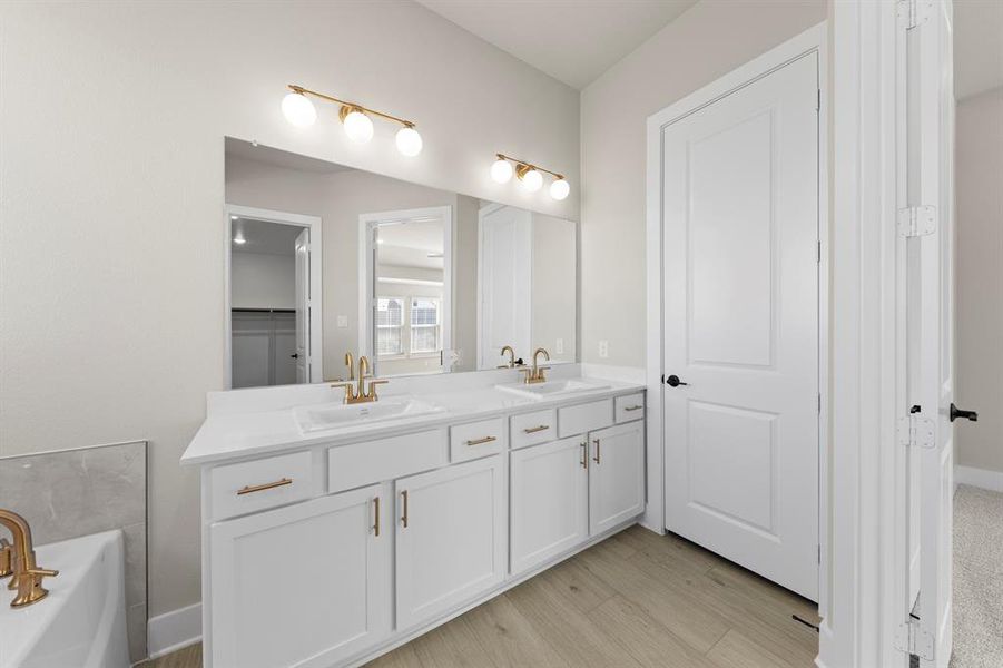 21. 7321 Redmaple - Bath (2)
