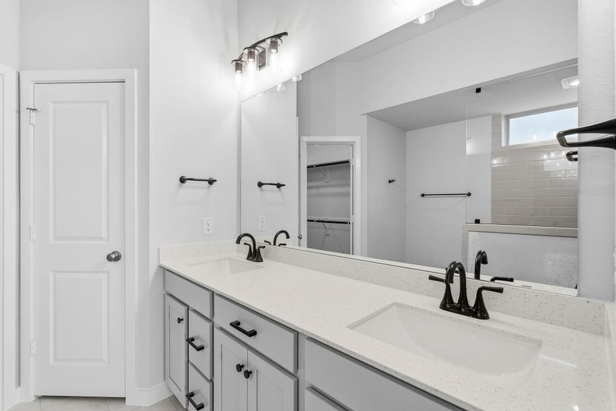 Furnished interior view inside a new home in Sienna 45', 50', Missouri City (Image 10).