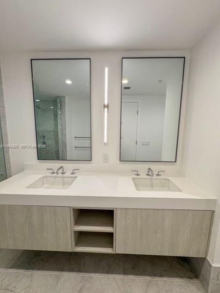 Furnished interior view inside a new home in , Bal Harbour (Image 7).