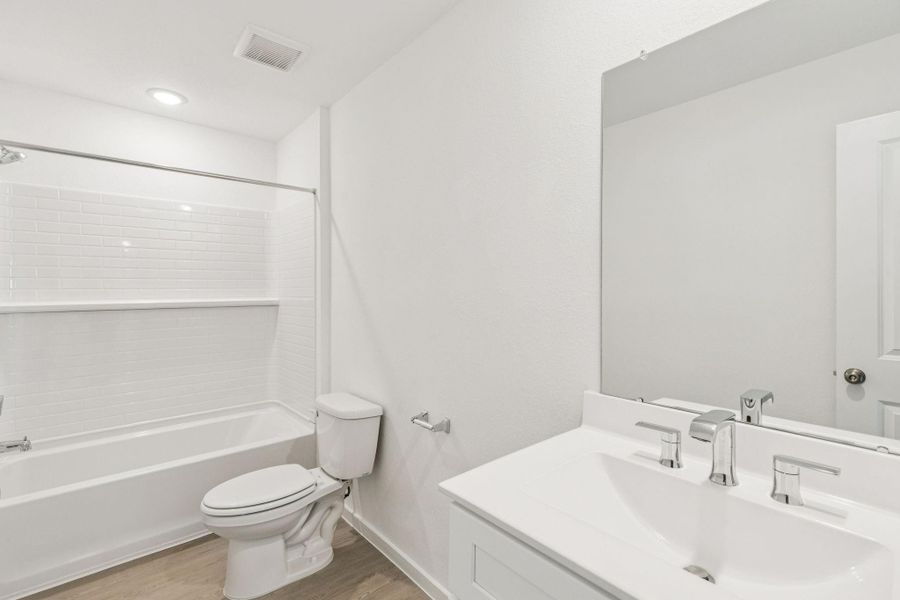 Furnished interior view inside a new home in River Ranch, Dayton (Image 6).