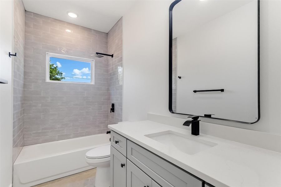 Furnished interior view inside a new home in , Marble Falls (Image 7).