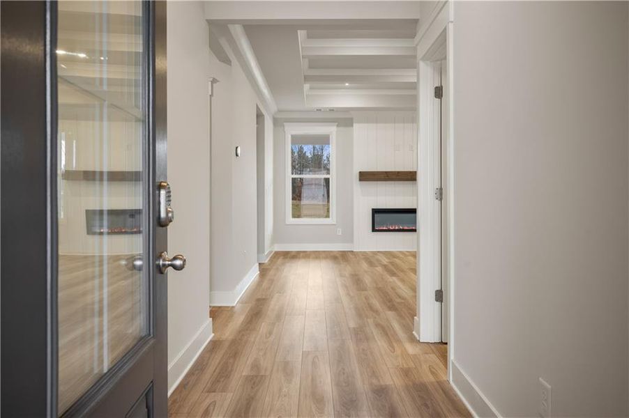 Spacious, unfurnished interior of a new home in Rosewood Lake Preserve, Hoschton (Image 32).