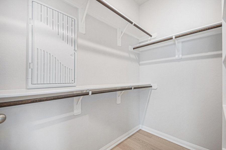 Spacious, unfurnished interior of a new home in , Bay City (Image 30).