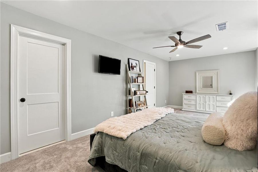 Furnished interior view inside a new home in , Auburn (Image 55).