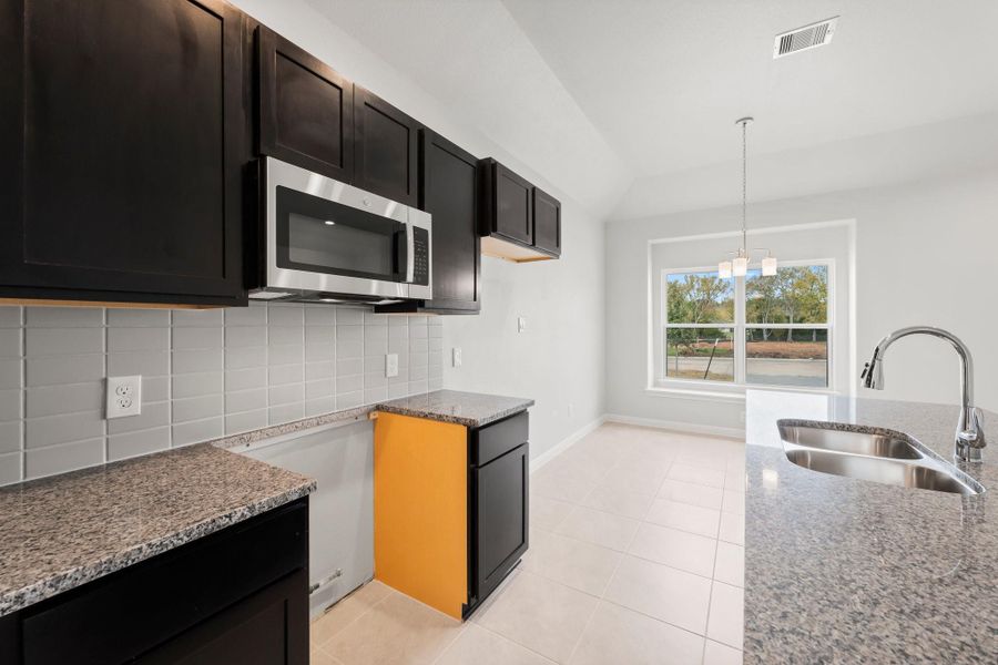 Images are for illustrative purposes only. Actual home features, colors, materials, and finishes may vary. Images are for illustrative purposes only. Actual home features, colors, materials, and finishes may vary.