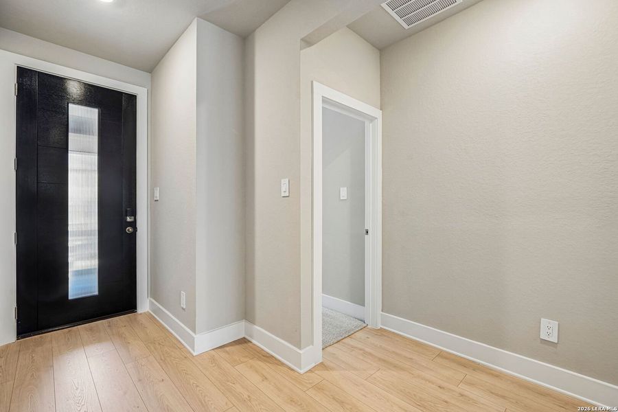 Spacious, unfurnished interior of a new home in Stetson Ridge, Marion (Image 19).
