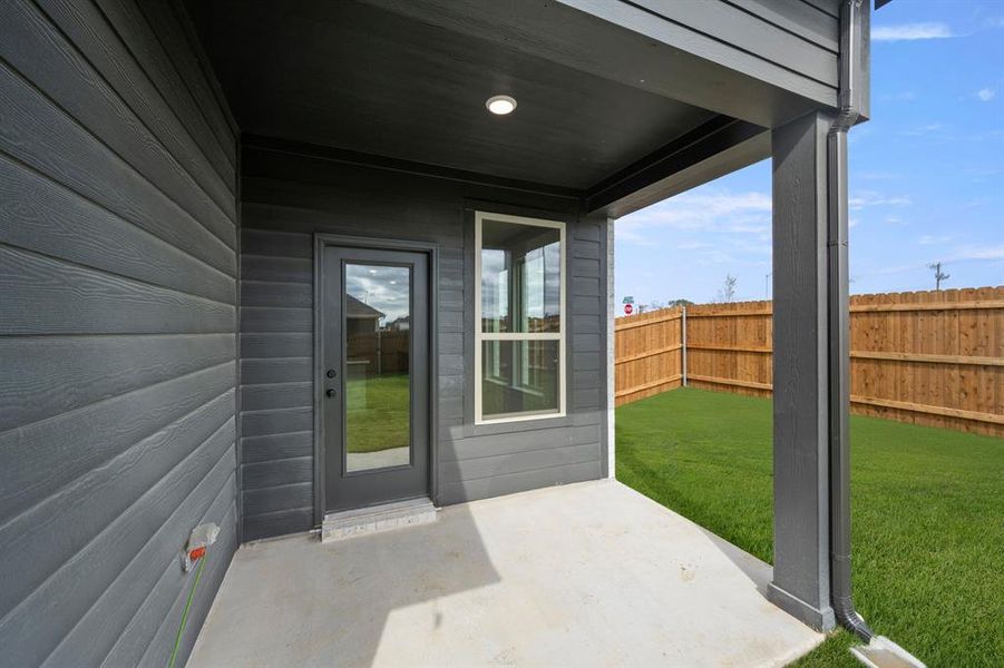 6913 Freight Train- Patio-1