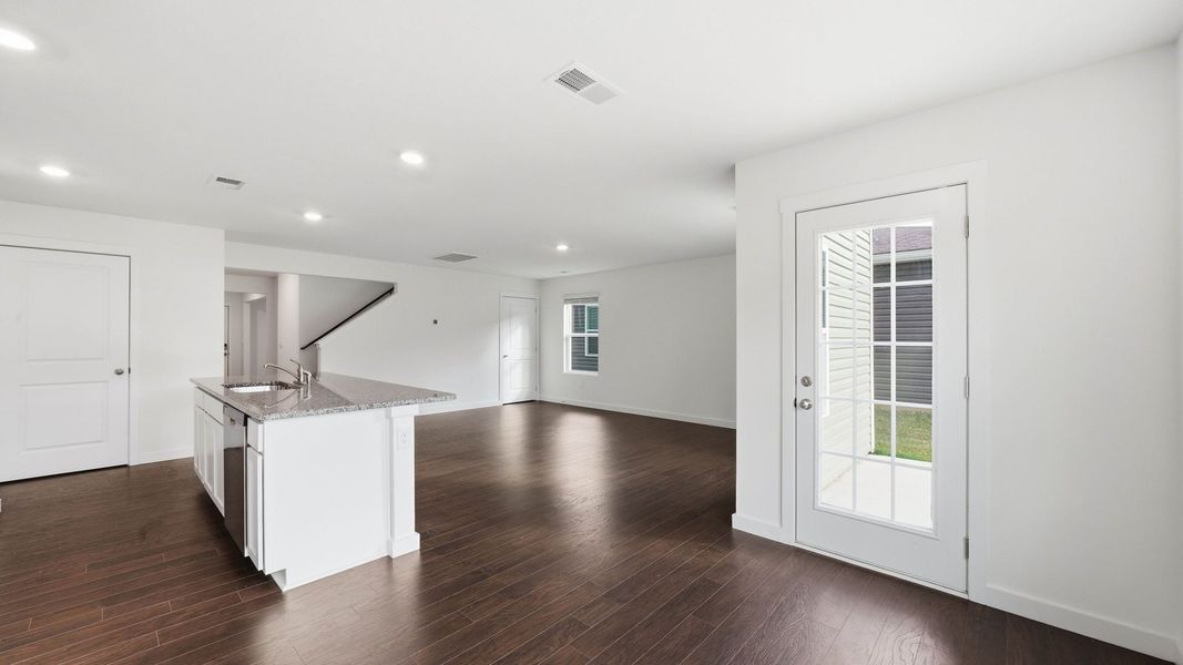 Furnished interior view inside a new home in Emory Creek, Harriman (Image 6).