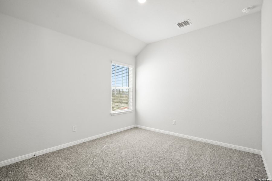 Spacious, unfurnished interior of a new home in Hunters Ranch, San Antonio (Image 15).