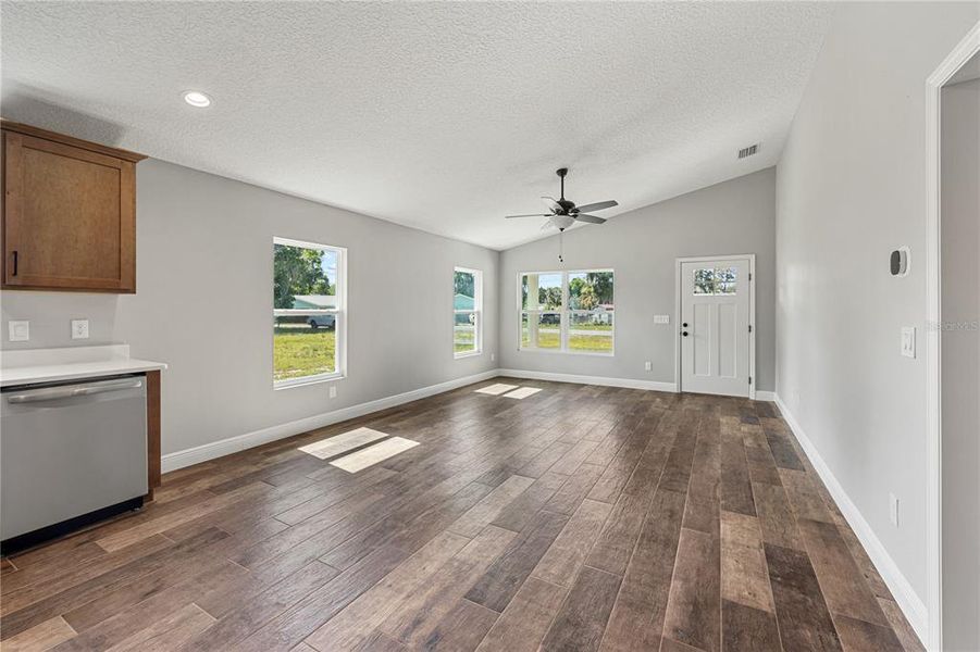 Spacious, unfurnished interior of a new home in , Lake Panasoffkee (Image 12).
