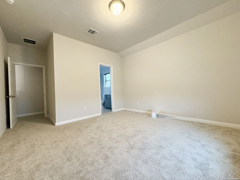 Spacious, unfurnished interior of a new home in Veramendi, New Braunfels (Image 23). Spacious, unfurnished interior of a new home in Veramendi, New Braunfels (Image 23).