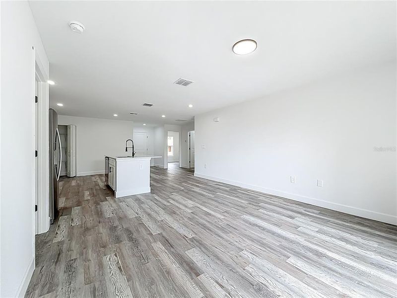 Spacious, unfurnished interior of a new home in , Ocala (Image 17).