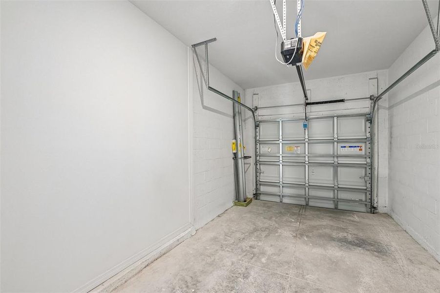 Spacious, unfurnished interior of a new home in The Towns at Tiburon, Nokomis (Image 23).