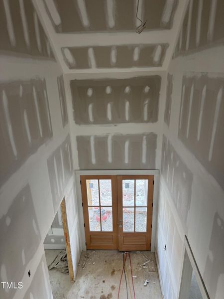 2- Story Foyer