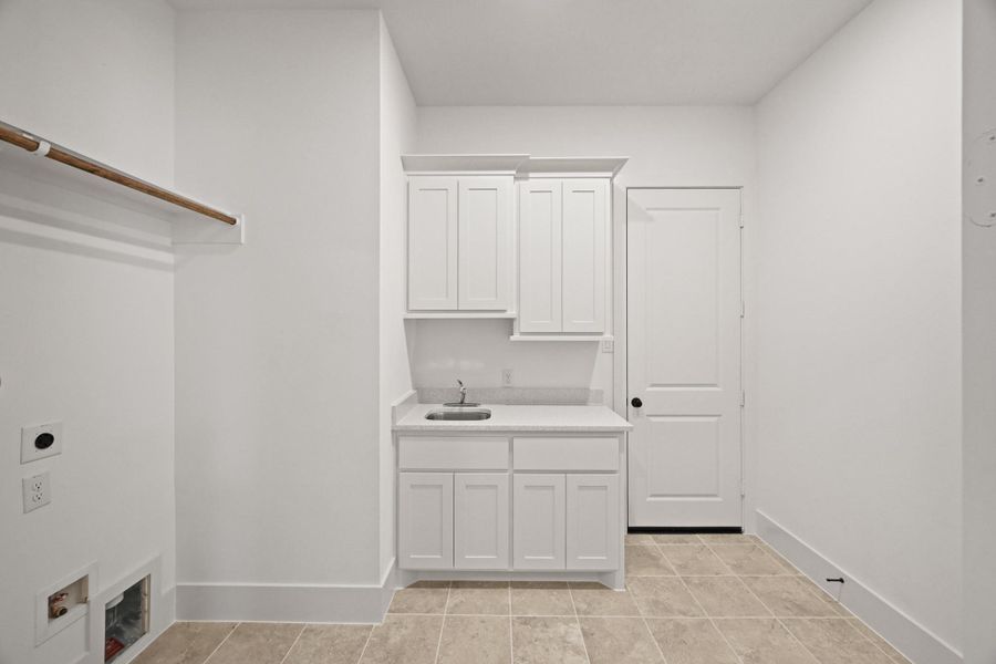 Furnished interior view inside a new home in Bentwood Farms, Montgomery (Image 16).