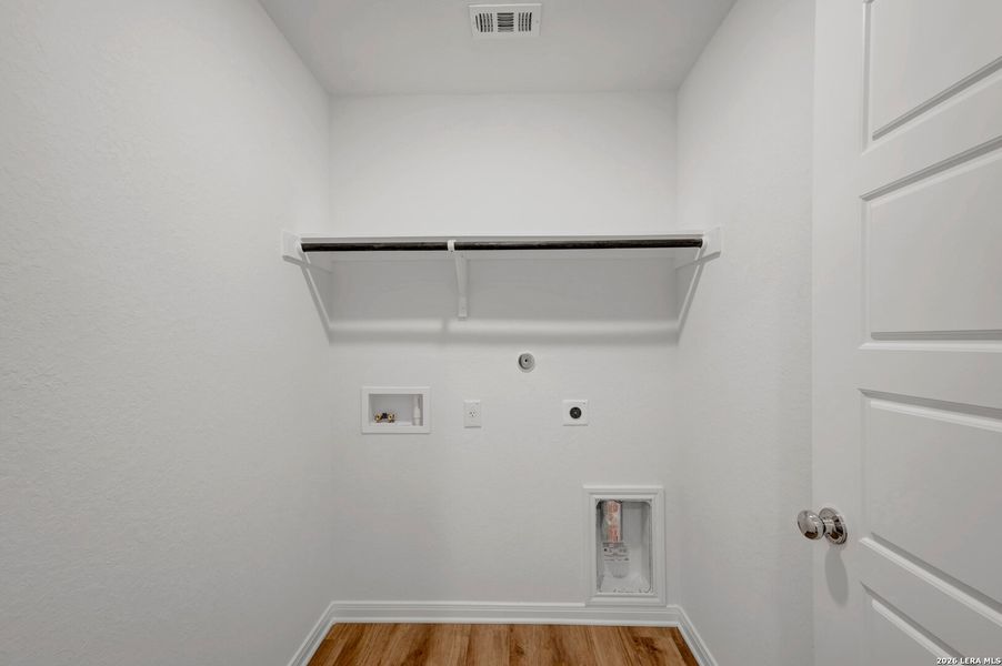 Spacious, unfurnished interior of a new home in Greenspoint Heights, Seguin (Image 29).
