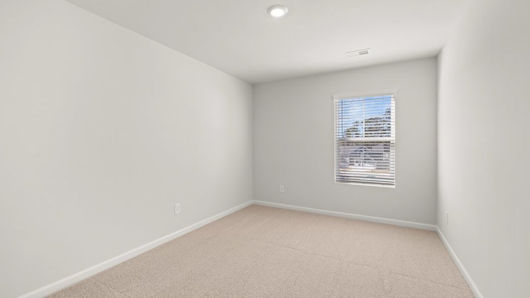 Spacious, unfurnished interior of a new home in Wrenfield at Chanticleer, North Augusta (Image 28).