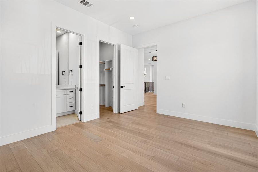 Spacious, unfurnished interior of a new home in , Dallas (Image 21).