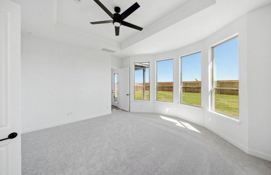 Spacious, unfurnished interior of a new home in Lago Mar, Texas City (Image 10).
