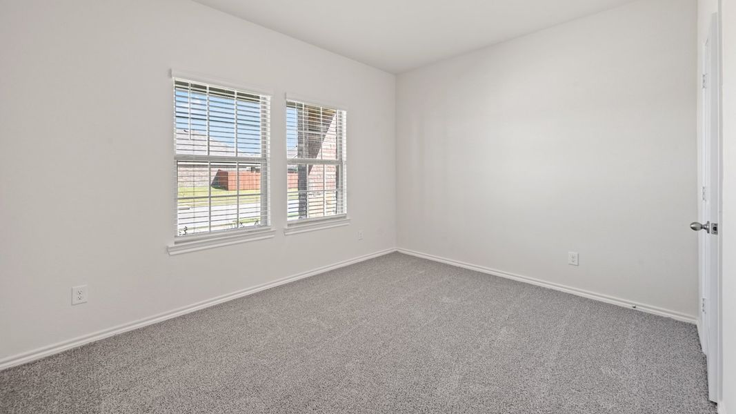 Representative unfurnished interior of a home built from the Ozark by D.R. Horton in Waverly Estates, Josephine (Image 15).