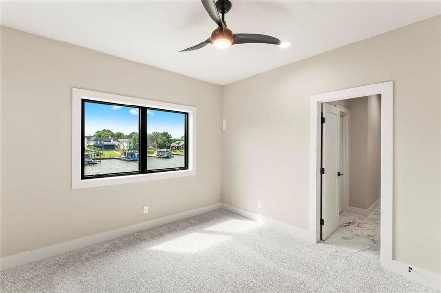 Spacious, unfurnished interior of a new home in , Tool (Image 24).