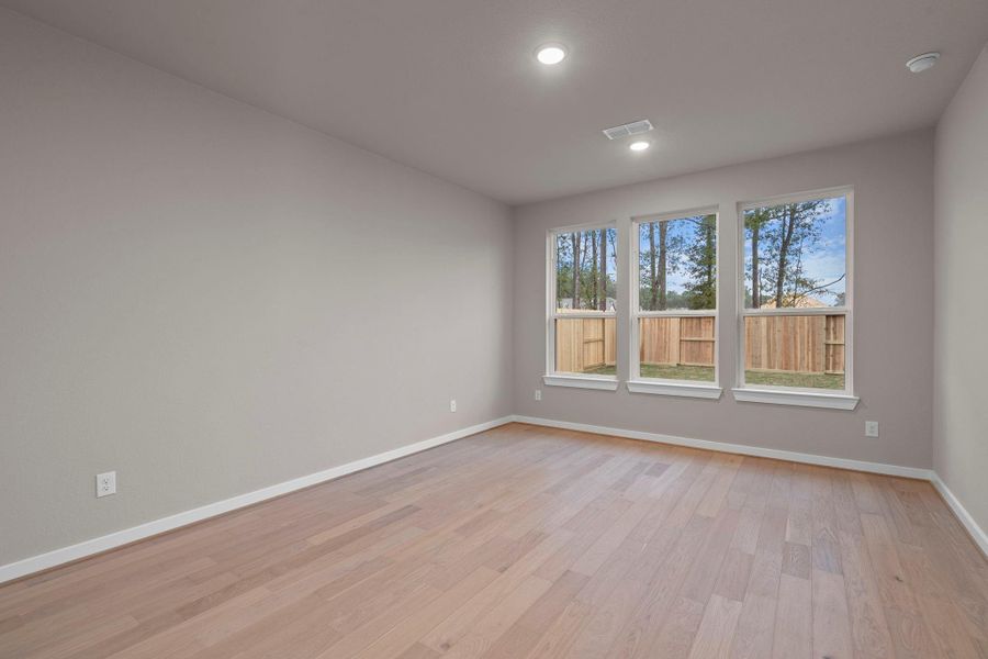 Spacious, unfurnished interior of a new home in The Highlands 50', Porter (Image 16).