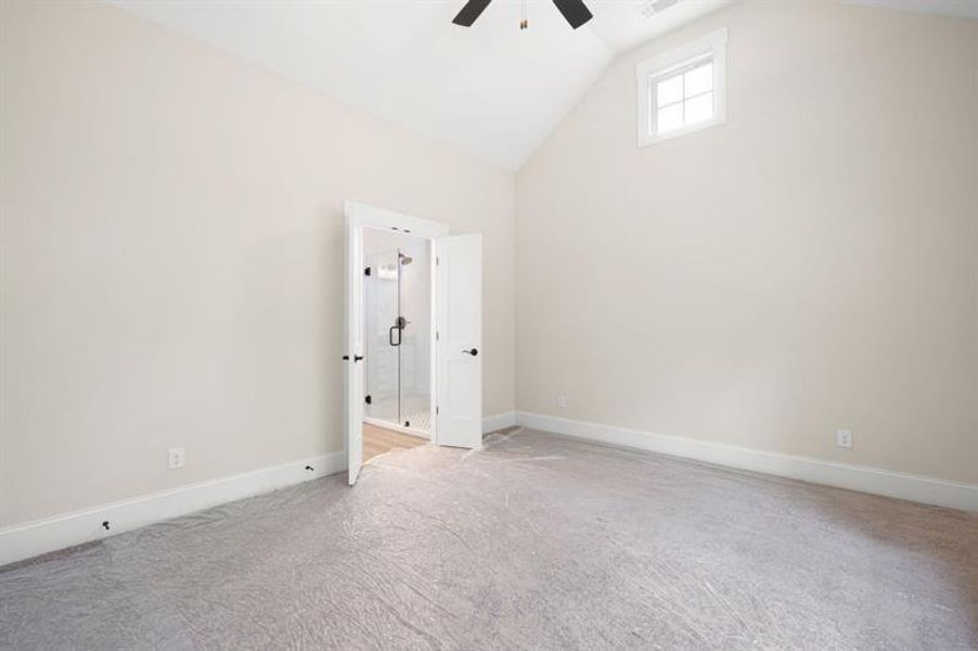 Spacious, unfurnished interior of a new home in , Dallas (Image 14).