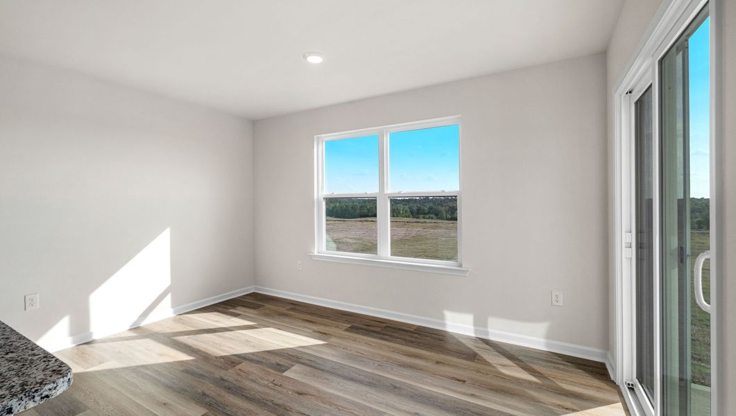 Spacious, unfurnished interior of a new home in Baxter Village, Boiling Springs (Image 19).