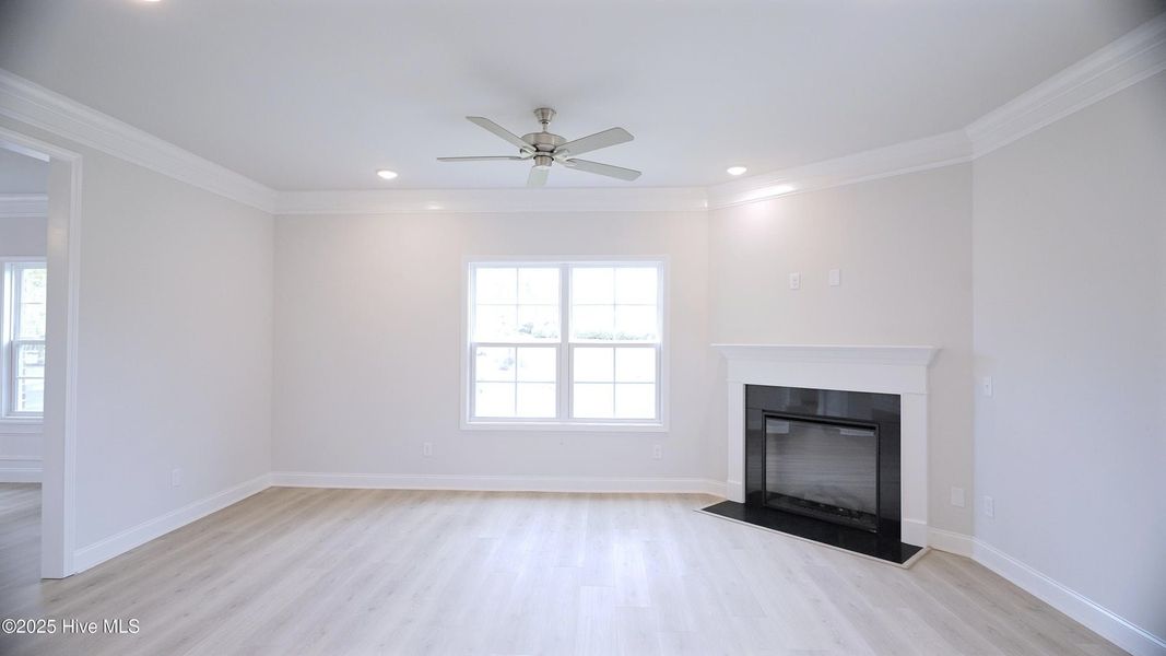 Spacious, unfurnished interior of a new home in Palmetto Creek, Bolivia (Image 20).