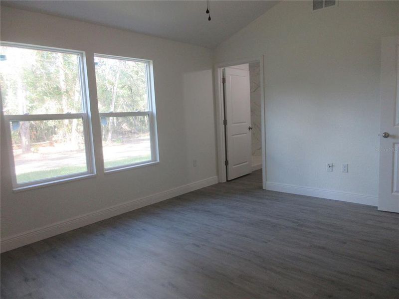 Spacious, unfurnished interior of a new home in , Ocklawaha (Image 19).